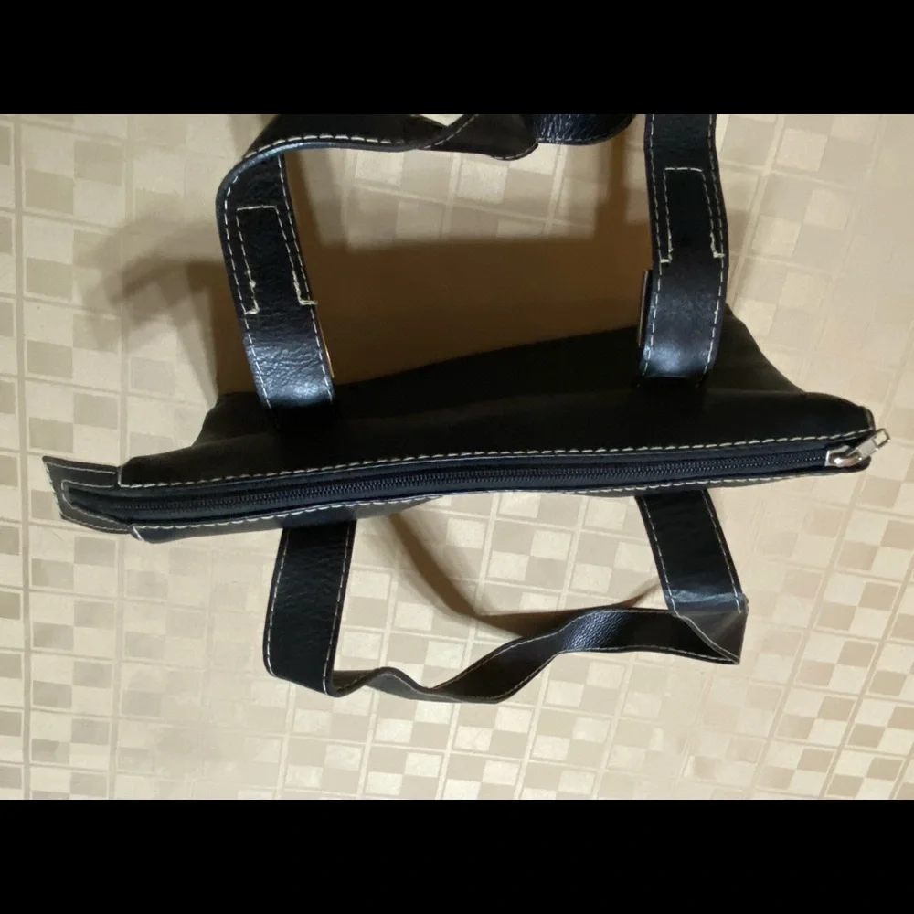 Marc O'Polo Black Leather Bag Black Silver Hardware 13 X 7.5 large‎ sections